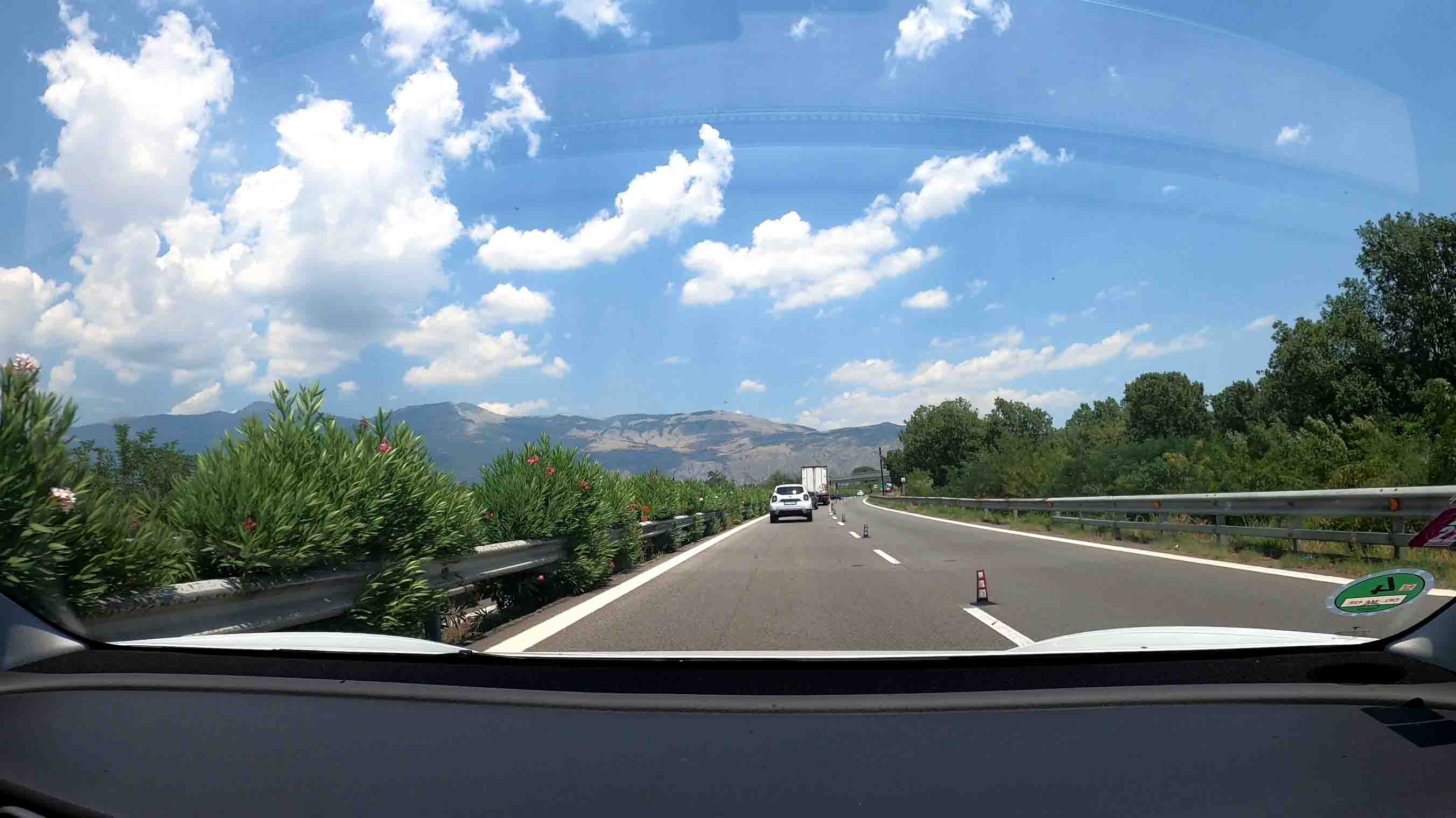 Highway-with-Oleanders-in-Italy