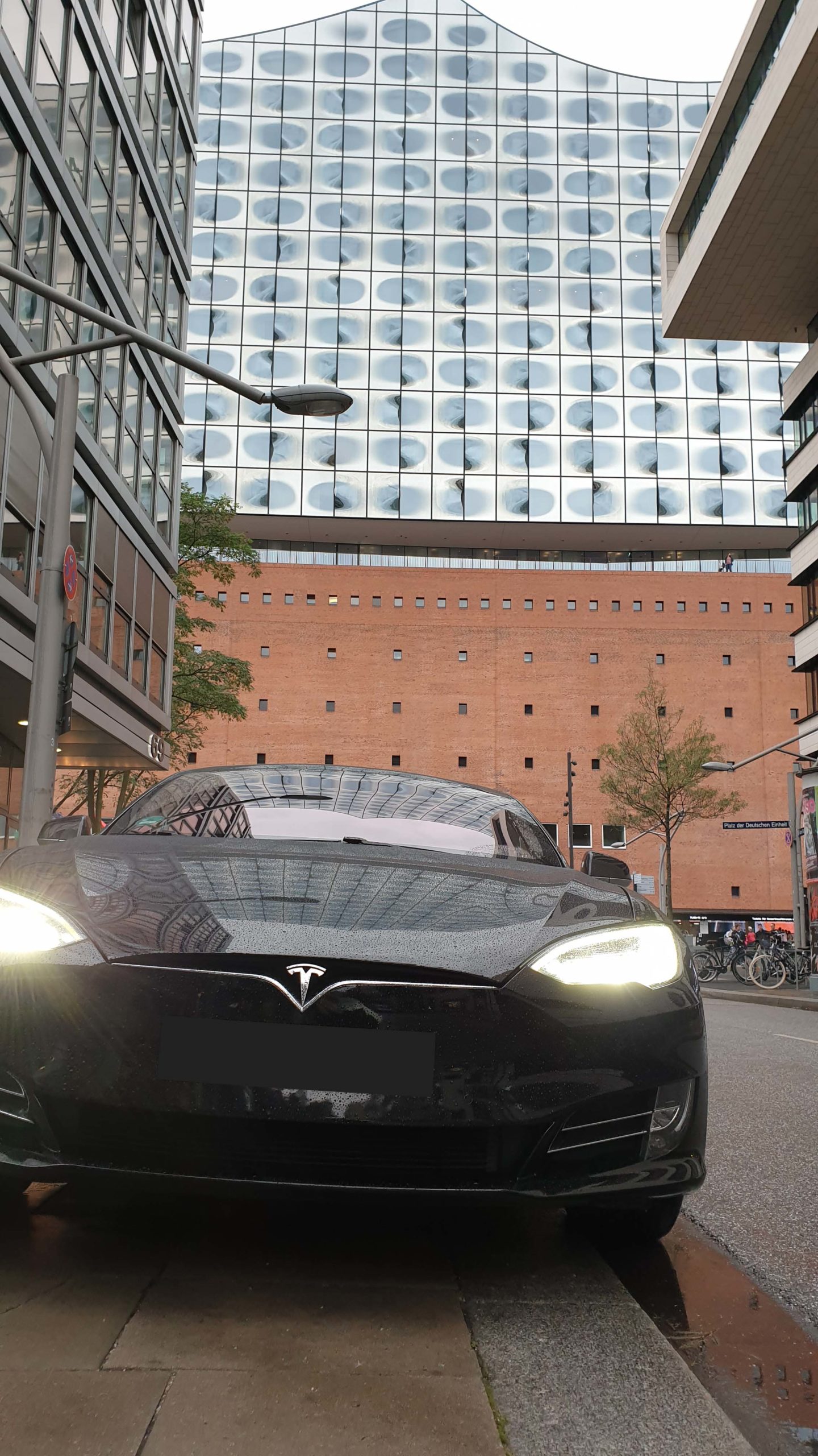 Model S in Hamburg with the Elbphilharmonie the background